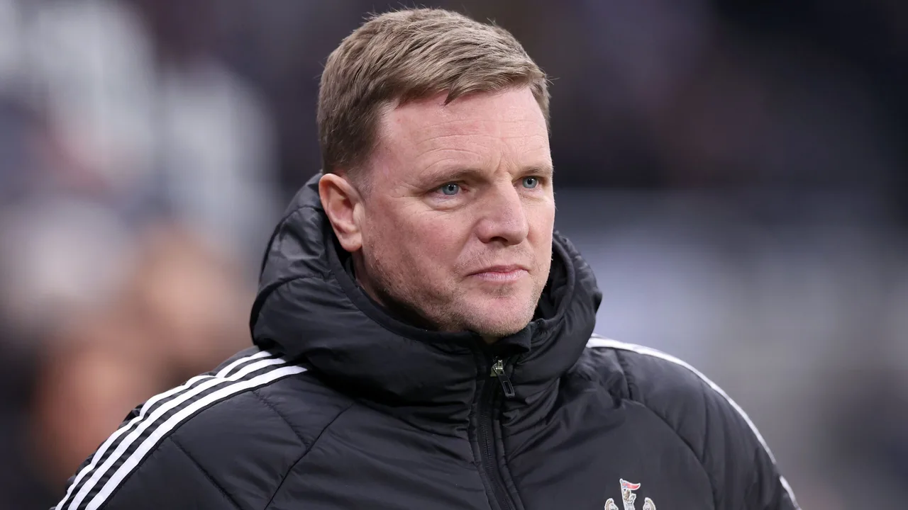 إدي هاو يختار أرسنال ومانشستر سيتي كأفضل خصمين واجههما نيوكاسل هذا الموسم